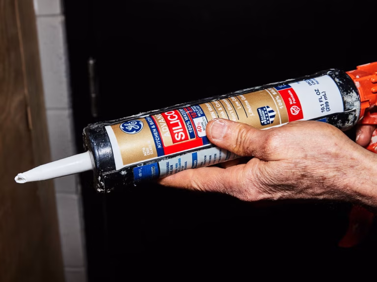 5 Best Caulking Guns for Sealing Projects in 2025