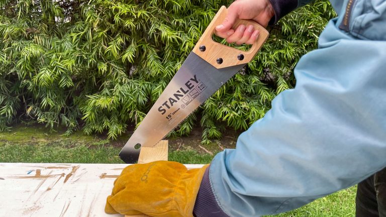 5 Best Hand Saws for Cutting Wood in 2025