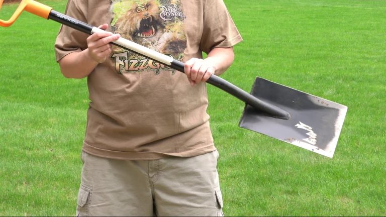 5 Best Shovels for Digging Soil in 2025